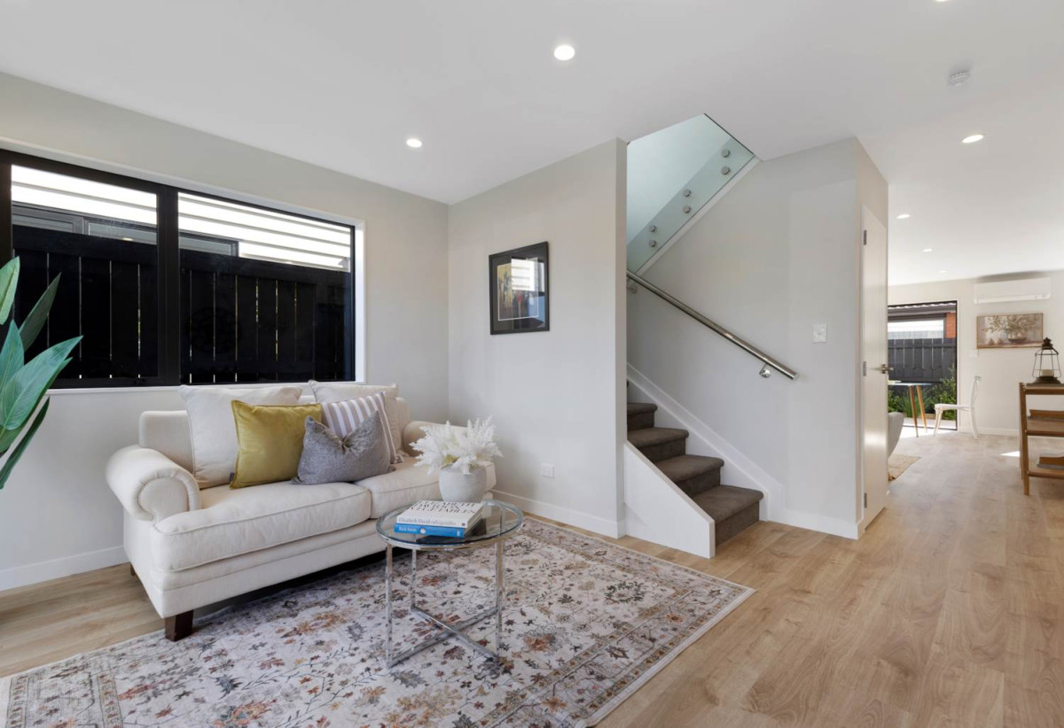 Brandnew standalone 4 beds 2.5 baths home with garage, close to schools, town centre, parks, beach, motorway access, 0.7 km to Mangere Bridge School, 13C Tainui Terrace, Mangere Bridge, Auckland