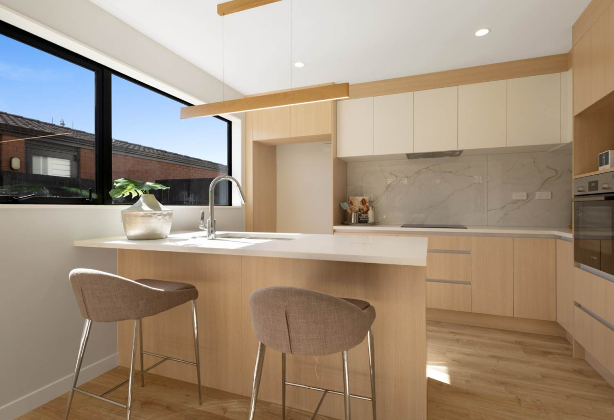 Brandnew standalone 4 beds 2.5 baths home with garage, close to schools, town centre, parks, beach, motorway access, 0.7 km to Mangere Bridge School, 13C Tainui Terrace, Mangere Bridge, Auckland