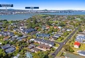 Brandnew standalone 4 beds 2.5 baths home with garage, close to schools, town centre, parks, beach, motorway access, 0.7 km to Mangere Bridge School, 13C Tainui Terrace, Mangere Bridge, Auckland