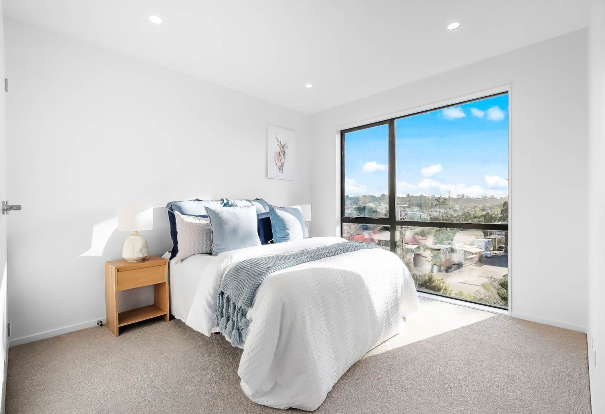 Urgent sale, 140m2 Brandnew freehold 3 beds 2 baths home with garage, just 600m to Kelston Mall (Woolworths, McDonald’s) with schools, gyms, and motorway access moments away, 0.8 km to Glen Eden School, 10/4052 Great North Road, Glen Eden, Auckland
