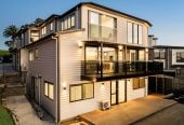Motivated Vendor, Ignore The CV, 2 kitchens, 7 beds + study 6.5 baths house with double garage and 3beds 2 baths granny, move-in ready, close to The Gardens School, the Botanic Gardens, and with easy motorway access, 20 Jabal Crescent, Totara Park, Auckland