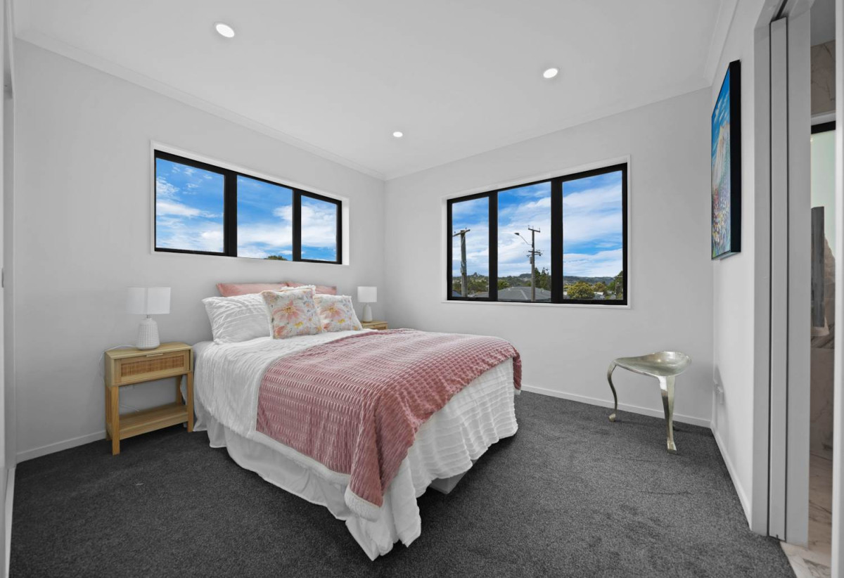 Brandnew standalone 3 beds 2.5 baths home with garage, close to Papakura Town Centre, local schools, parks, and easy motorway access, 0.3 km to Cosgrove School, 1.4 km to Papakura High School, 1.6 km to Papakura Intermediate, Lot 3/174B Clevedon Road, Papakura, Auckland
