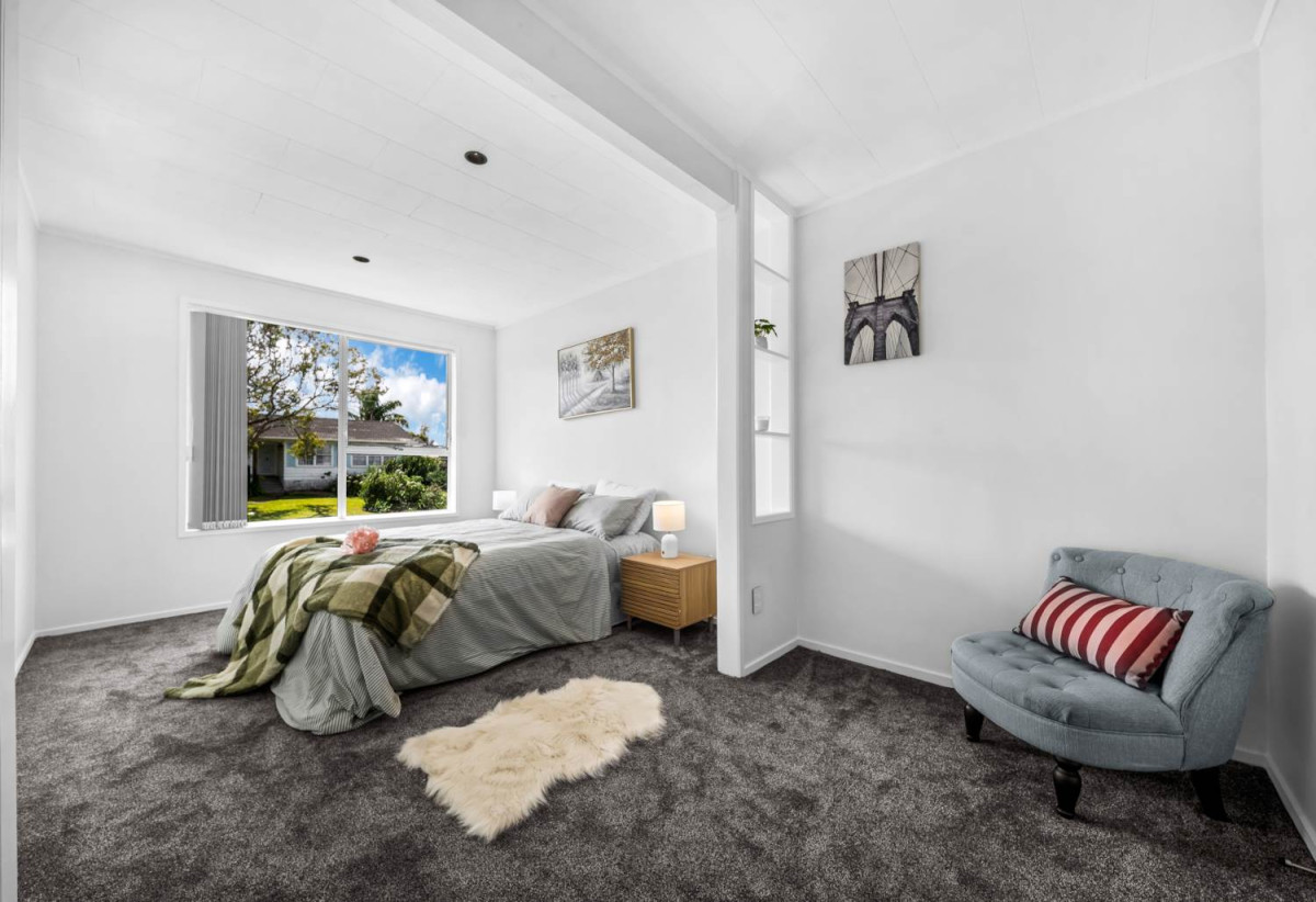 Urgent sale, 607m2 section, Renovated 4 beds 2 baths house with garage, close to parks, schools, shopping centres, 0.7 km to Elm Park School, 38 Hope Farm Avenue, Pakuranga Heights, Auckland