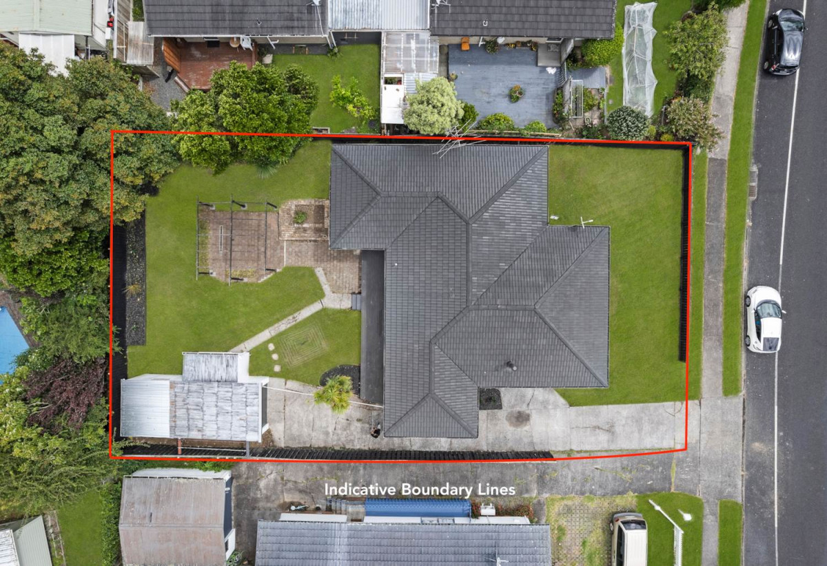 Urgent sale, 607m2 section, Renovated 4 beds 2 baths house with garage, close to parks, schools, shopping centres, 0.7 km to Elm Park School, 38 Hope Farm Avenue, Pakuranga Heights, Auckland