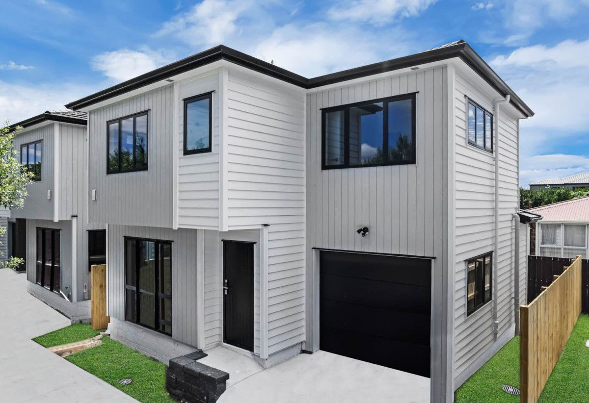 Brandnew standalone 4 beds 2.5 baths home with garage, close to Papakura Town Centre, local schools, parks, and easy motorway access, 0.3 km to Cosgrove School, 1.4 km to Papakura High School, 1.6 km to Papakura Intermediate, Lot 1/174B Clevedon Road, Papakura, Auckland