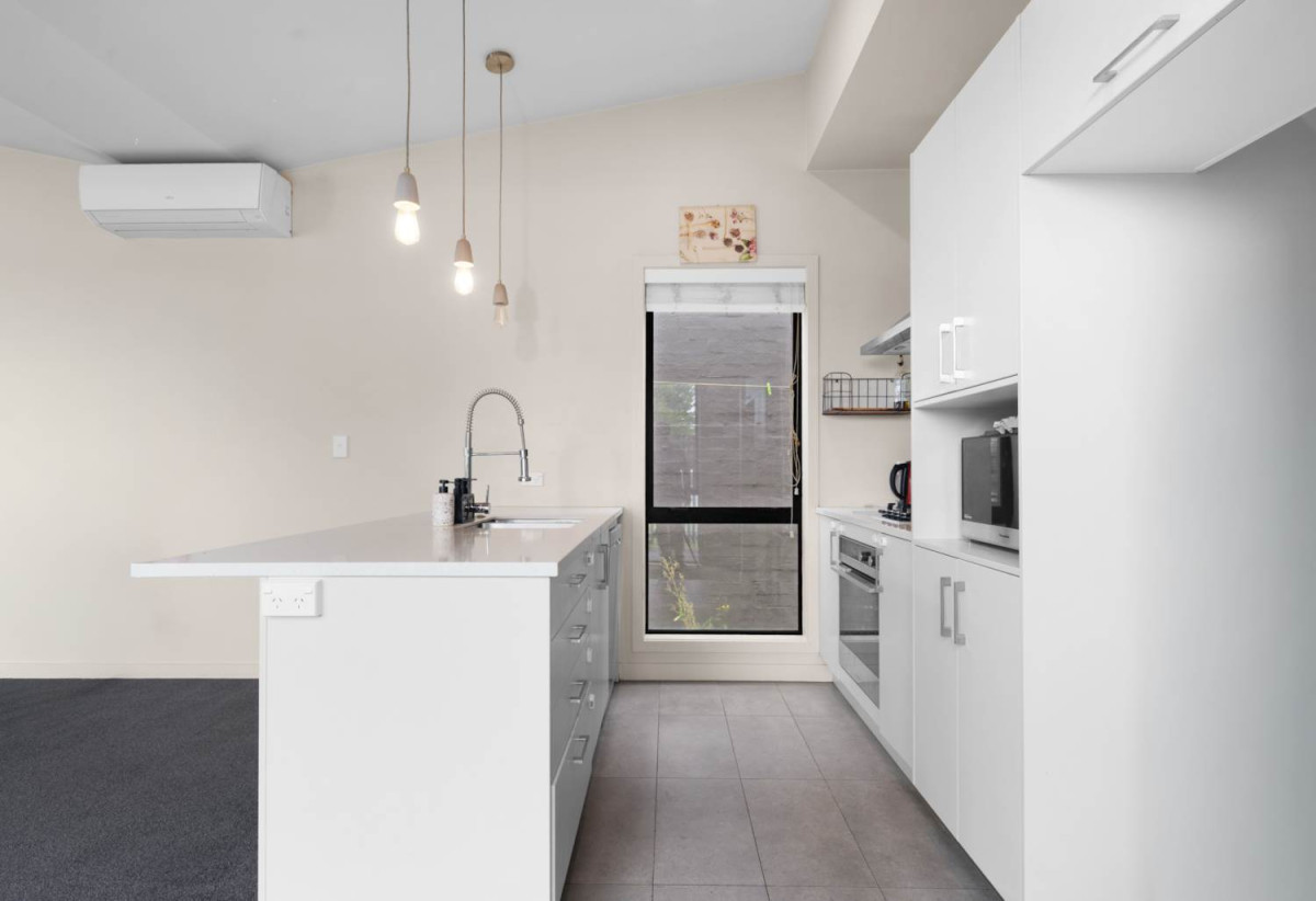 122 Sqm FLOOR AREA, 2 beds (1 ensuite) + Rumpus room 2 baths house with garage, close to schools, South Gate Shopping Centre, 0.7 km to Papakura Normal School, 17 Liberation Road, Takanini, Auckland