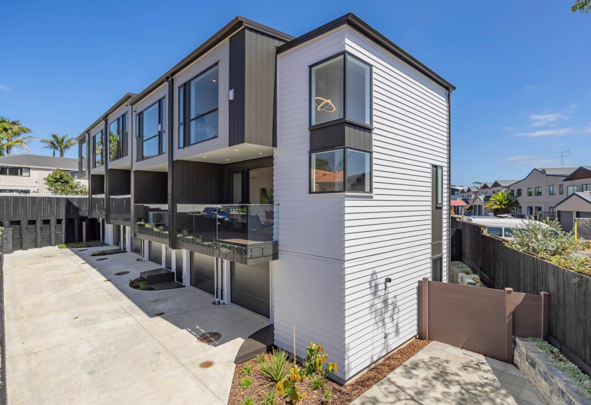 10-Year Master Builders Guarantee, Brandnew freehold 3 beds 3 baths home with garage, 2 ensuites, close to schools, Albany Mall, motorway access, Zoned for Oteha Valley School, Northcross Intermediate, and Long Bay College, 0.4 km to Oteha Valley School, 17 John Jenning Drive, Albany, Auckland