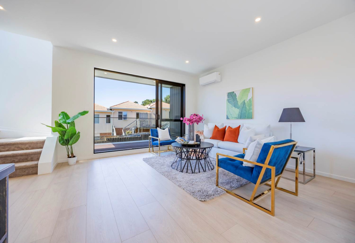 10-Year Master Builders Guarantee, Brandnew freehold 3 beds 3 baths home with garage, 2 ensuites, close to schools, Albany Mall, motorway access, Zoned for Oteha Valley School, Northcross Intermediate, and Long Bay College, 0.4 km to Oteha Valley School, 17 John Jenning Drive, Albany, Auckland