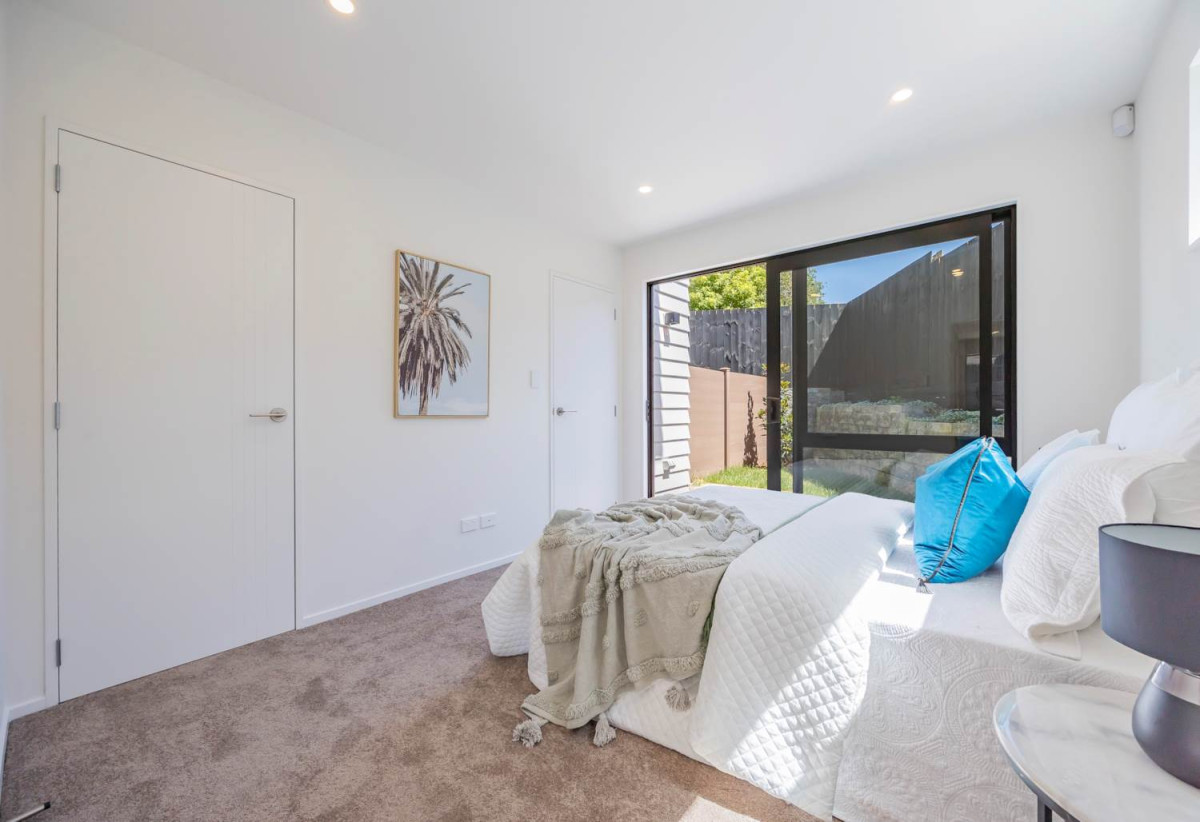 10-Year Master Builders Guarantee, Brandnew freehold 3 beds 3 baths home with garage, 2 ensuites, close to schools, Albany Mall, motorway access, Zoned for Oteha Valley School, Northcross Intermediate, and Long Bay College, 0.4 km to Oteha Valley School, 17 John Jenning Drive, Albany, Auckland