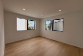 For rent, 3 beds 2.5 baths townhouse with garage, available 26th June, 6/8 Grove Lane, Pakuranga, Auckland