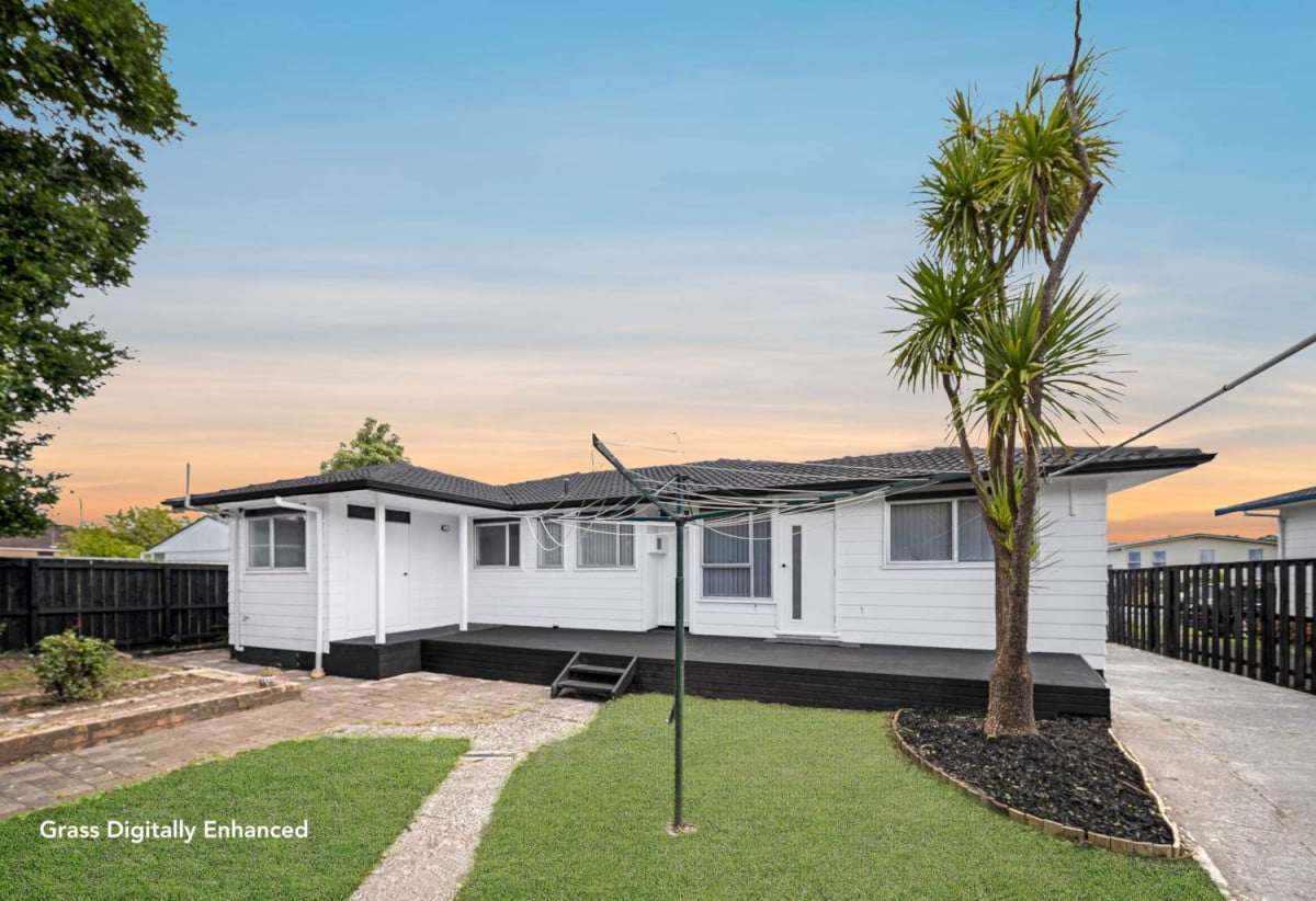 Urgent sale, 607m2 section, Renovated 4 beds 2 baths house with garage, close to parks, schools, shopping centres, 0.7 km to Elm Park School, 38 Hope Farm Avenue, Pakuranga Heights, Auckland