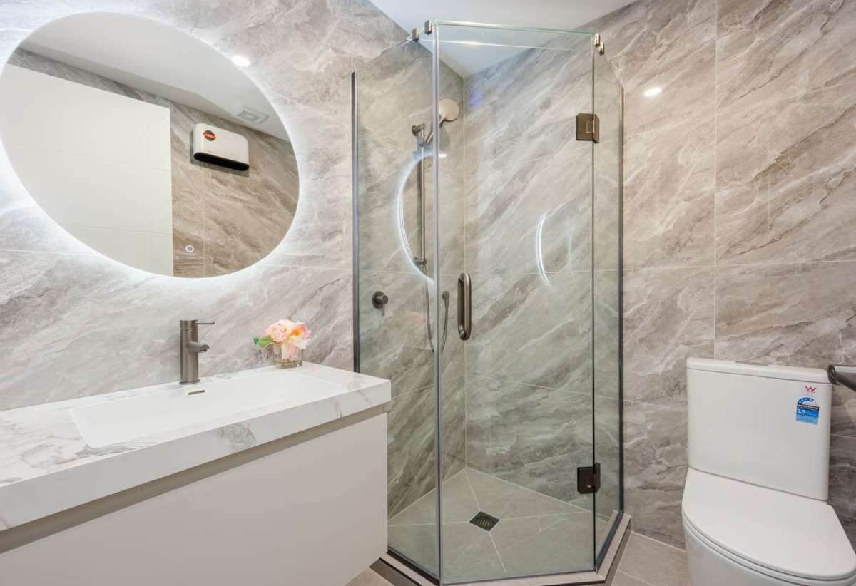 10-Year Master Build Guarantee, Westlake Boys and Girls school zone with Park View, Brandnew Freehold 4 beds (1 ensuite) 3.5 baths home with garage, 1 bed 1 bath ground floor, Walking distance to Sunnynook Park, Woolworths Supermarket, 111D Sycamore Drive, Sunnynook, Auckland