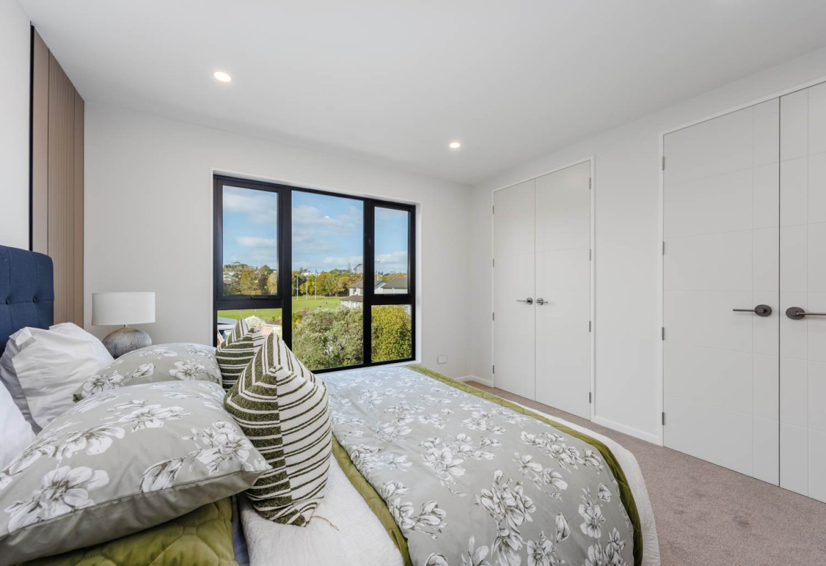 10-Year Master Build Guarantee, Westlake Boys and Girls school zone with Park View, Brandnew Freehold 4 beds (1 ensuite) 3.5 baths home with garage, 1 bed 1 bath ground floor, Walking distance to Sunnynook Park, Woolworths Supermarket, 111D Sycamore Drive, Sunnynook, Auckland