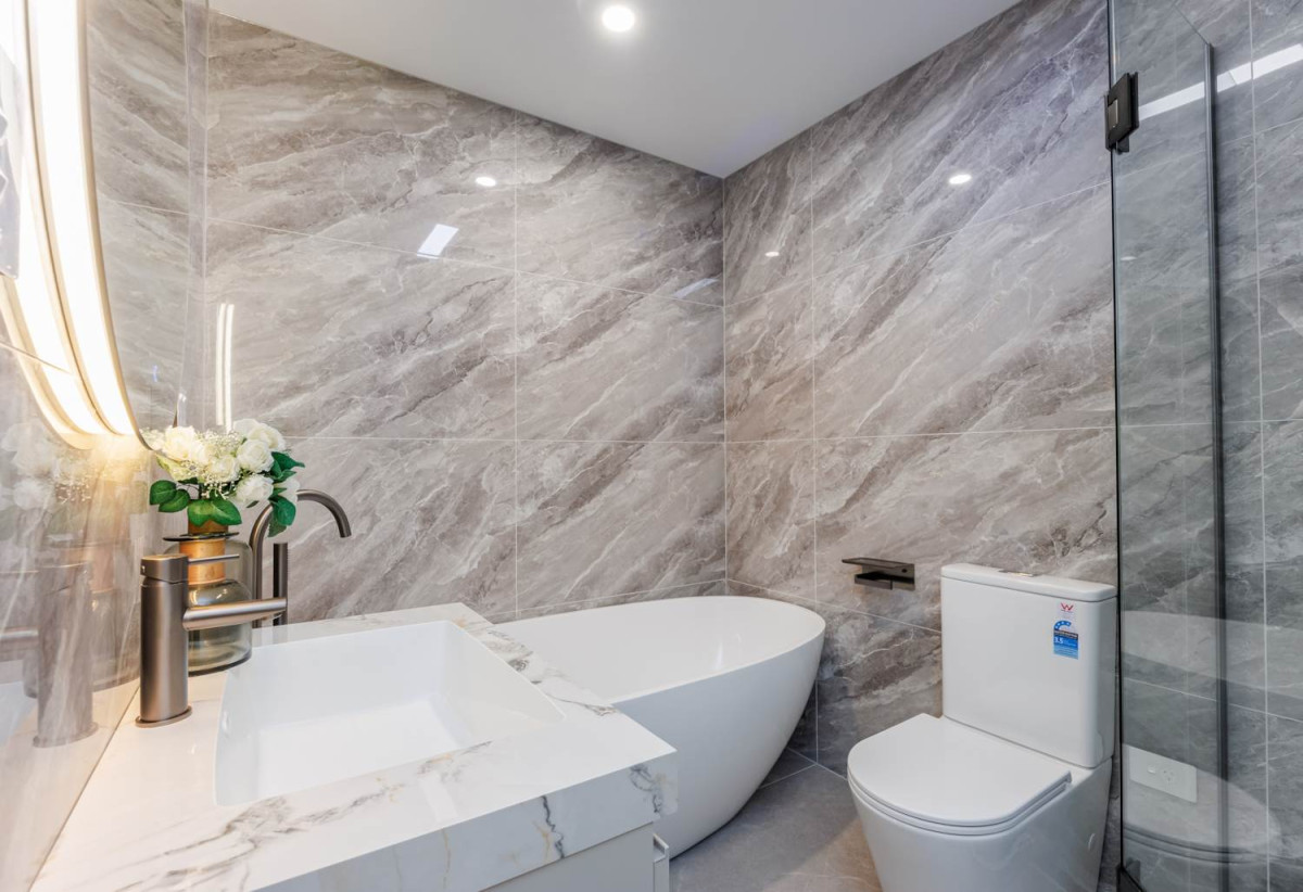 10-Year Master Build Guarantee, Westlake Boys and Girls school zone with Park View, Brandnew Freehold 4 beds (1 ensuite) 3.5 baths home with garage, 1 bed 1 bath ground floor, Walking distance to Sunnynook Park, Woolworths Supermarket, 111D Sycamore Drive, Sunnynook, Auckland