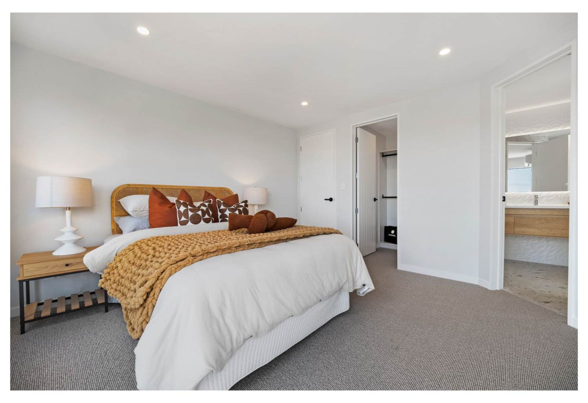 Rangitoto College and Double Westlake school zone, Brandnew standalone 4 beds 2.5 baths home with garage , minutes from the stunning Campbells Bay Beach, local cafés, parks, and coastal walkways, schools, 0.8 km to Campbells Bay School, 7/8 Park Rise, Campbells Bay, Auckland
