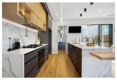Rangitoto College and Double Westlake school zone, Brandnew standalone 4 beds 2.5 baths home with garage , minutes from the stunning Campbells Bay Beach, local cafés, parks, and coastal walkways, schools, 0.8 km to Campbells Bay School, 2/8 Park Rise, Campbells Bay, Auckland