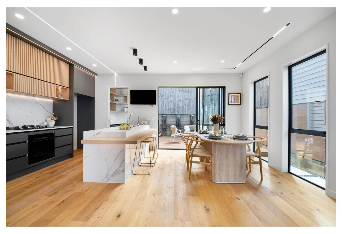 Rangitoto College and Double Westlake school zone, Brandnew standalone 4 beds 2.5 baths home with garage , minutes from the stunning Campbells Bay Beach, local cafés, parks, and coastal walkways, schools, 0.8 km to Campbells Bay School, 2/8 Park Rise, Campbells Bay, Auckland