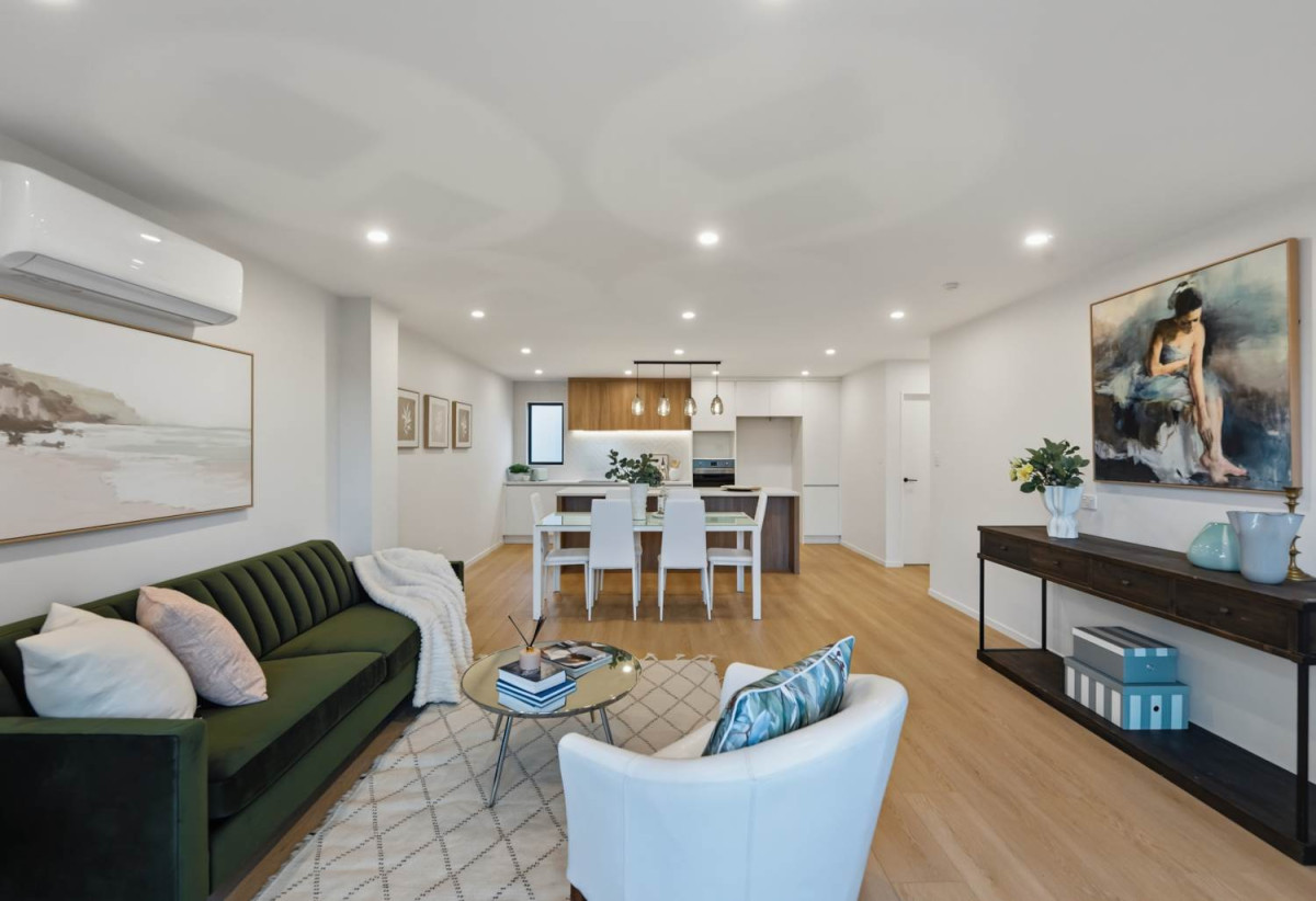 172m2 Brandnew 4 beds 3.5 baths home with garage, 1 bed 1 bath ground floor, close to schools, town centre, 0.2 km to Glen Innes School, 0.8 km to Tamaki College, 8C Epping Street, Glen Innes, Auckland