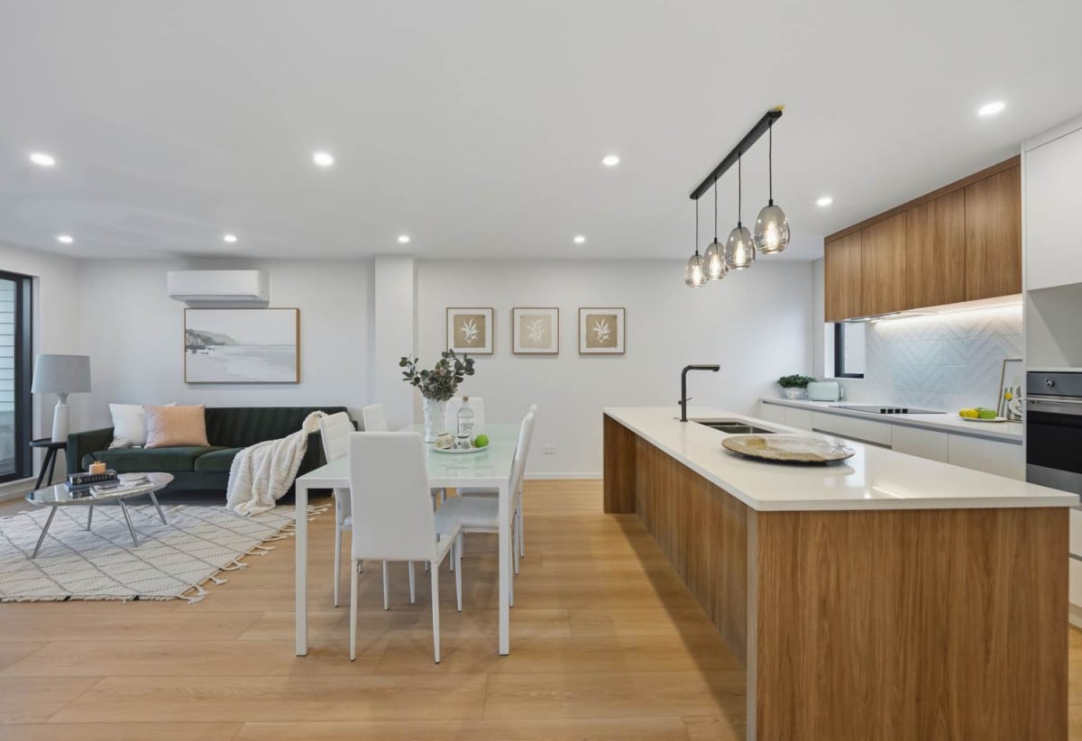 172m2 Brandnew 4 beds 3.5 baths home with garage, 1 bed 1 bath ground floor, close to schools, town centre, 0.2 km to Glen Innes School, 0.8 km to Tamaki College, 8C Epping Street, Glen Innes, Auckland