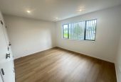 For rent, 3 beds (2 ensuites) 3 baths rownhouse with garage, 1 ensuite ground floor, available 21st July, 4/8 Grove Lane, Pakuranga, Auckland