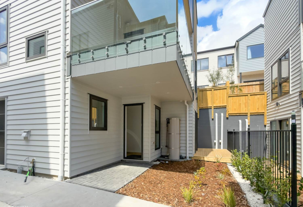 10-Year Stamford Warranty , Brandnew freehold 4 beds 3.5 baths home with garage, Just approx. 1.7km from Sylvia Park shopping centre, 0.8 km to Panama Road School, Lot 8/35 Ryburn Road, Mt Wellington, Auckland