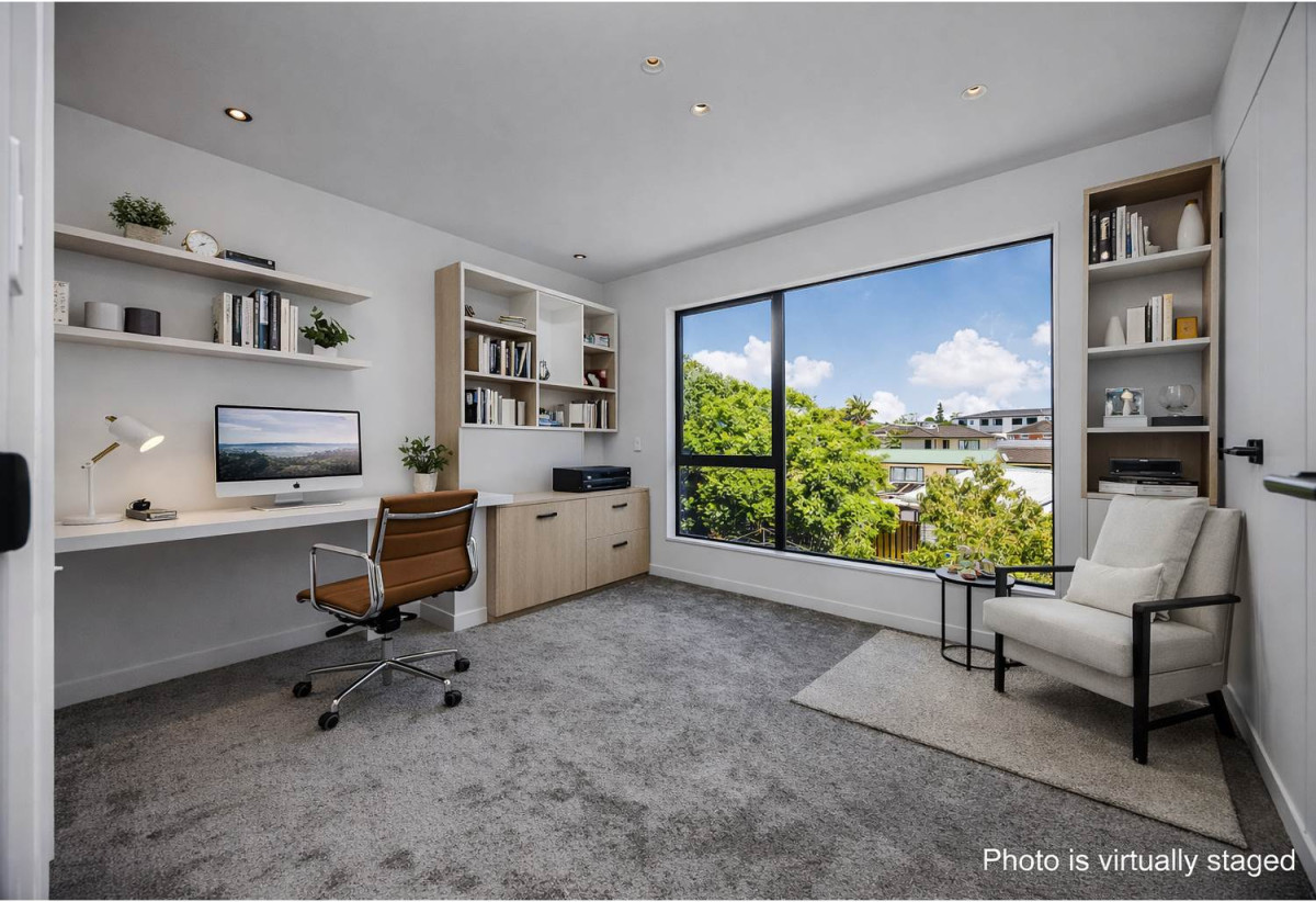 Standalone 4 beds 2.5 baths home with garage, close to schools, shops, 0.8 km to Papatoetoe West School, Lot 3/4 Barrie Avenue, Papatoetoe, Auckland