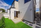 Standalone 4 beds 2.5 baths home with garage, close to schools, shops, 0.8 km to Papatoetoe West School, Lot 3/4 Barrie Avenue, Papatoetoe, Auckland