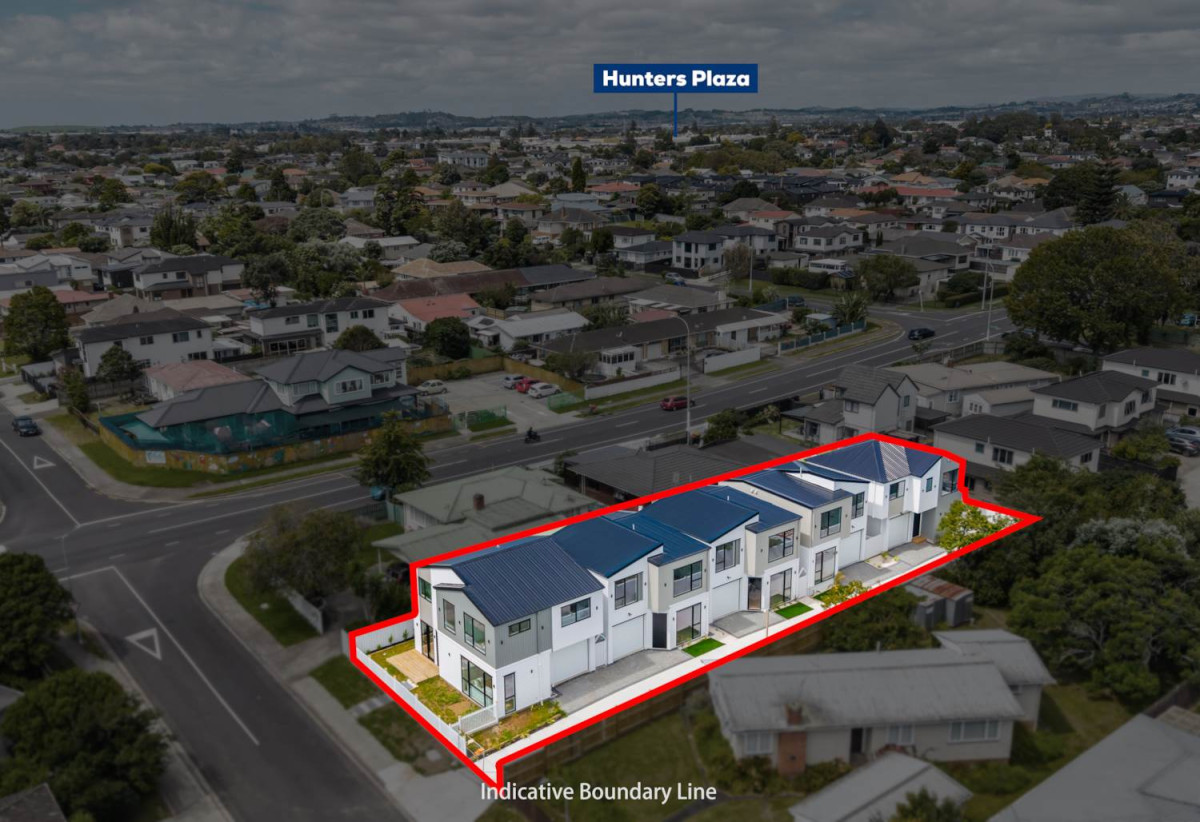 Standalone 4 beds 2.5 baths home with garage, close to schools, shops, 0.8 km to Papatoetoe West School, Lot 3/4 Barrie Avenue, Papatoetoe, Auckland