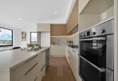 688 m2 section, Renovated 5 beds 3 baths house + Bonus Section – RC, BC, EPA Approved for an additional 243.87m² dwelling on 299m², close to schools, shops, motorway access, 0.3 km to New Windsor School, 26 Ted William Street, New Windsor, Auckland