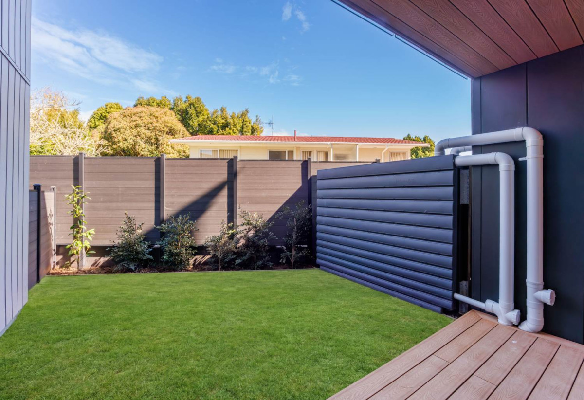 10-Year Master Build Guarantee., Double Westlake school zone, Brandnew 3 beds 3.5 baths home with garage, Freehold title – no body corporate fees, Zoned for Westlake Boys’ and Girls’ High Schools and Sunnynook Primary. walking distance to Sunnynook Park, Woolworths Supermarket, 2C Salamanca Road, Sunnynook, Auckland