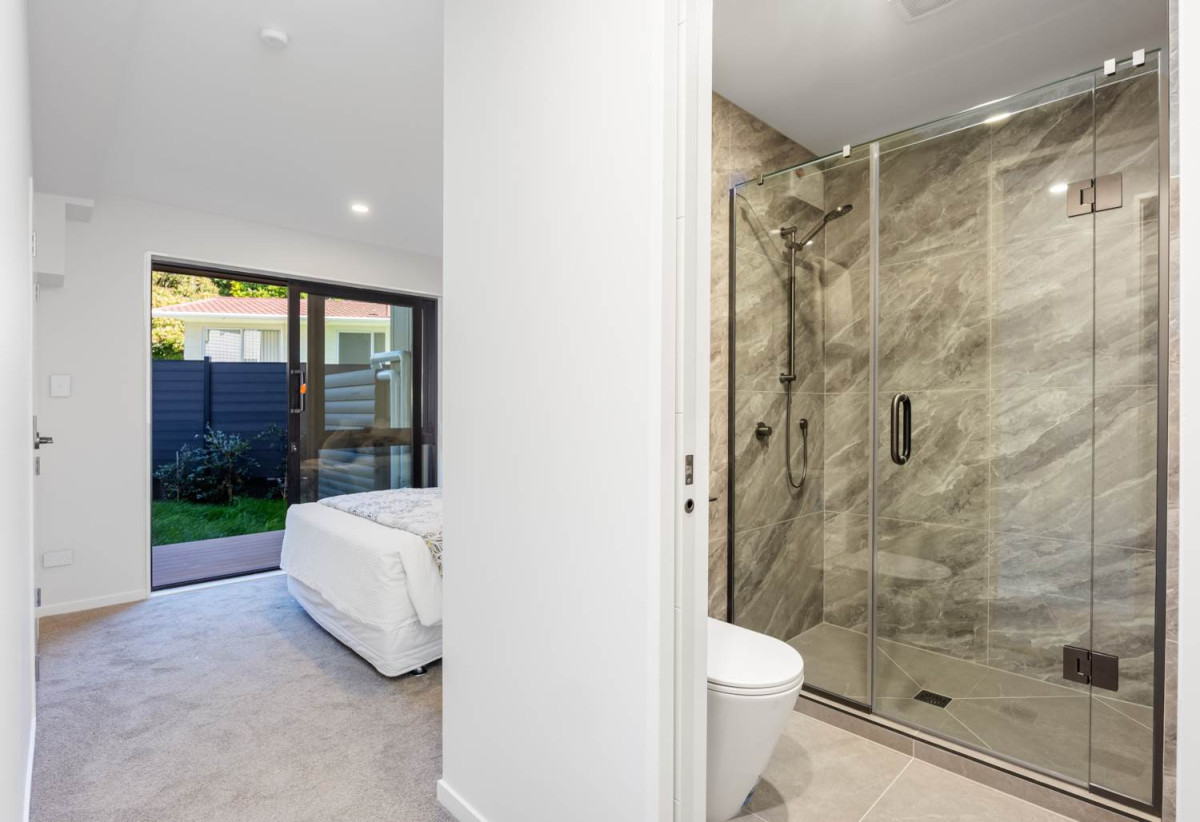 10-Year Master Build Guarantee., Double Westlake school zone, Brandnew 3 beds 3.5 baths home with garage, Freehold title – no body corporate fees, Zoned for Westlake Boys’ and Girls’ High Schools and Sunnynook Primary. walking distance to Sunnynook Park, Woolworths Supermarket, 2C Salamanca Road, Sunnynook, Auckland