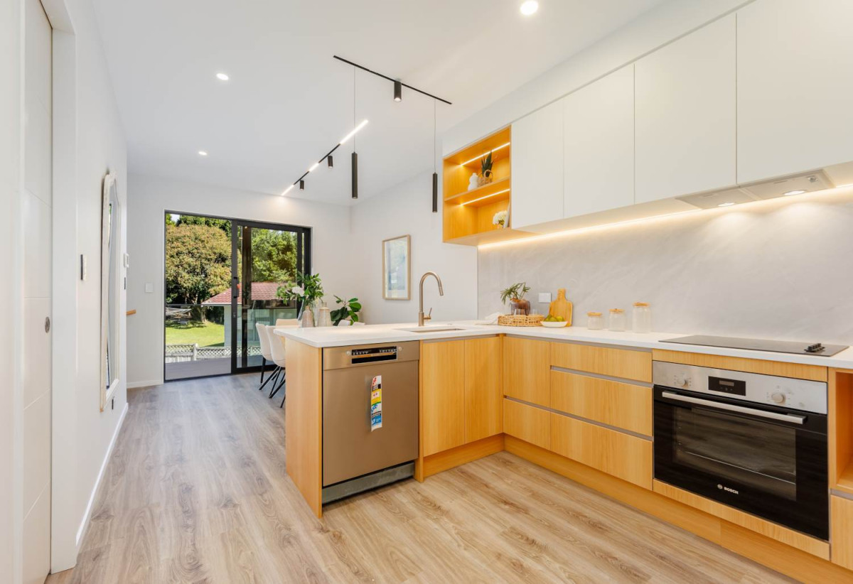 10-Year Master Build Guarantee., Double Westlake school zone, Brandnew 3 beds 3.5 baths home with garage, Freehold title – no body corporate fees, Zoned for Westlake Boys’ and Girls’ High Schools and Sunnynook Primary. walking distance to Sunnynook Park, Woolworths Supermarket, 2C Salamanca Road, Sunnynook, Auckland