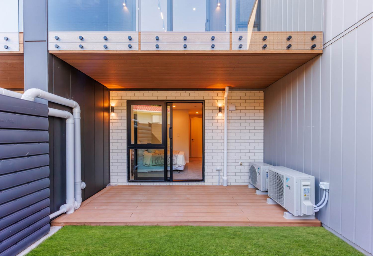 10-Year Master Build Guarantee., Double Westlake school zone, Brandnew 3 beds 3.5 baths home with garage, Freehold title – no body corporate fees, Zoned for Westlake Boys’ and Girls’ High Schools and Sunnynook Primary. walking distance to Sunnynook Park, Woolworths Supermarket, 2C Salamanca Road, Sunnynook, Auckland
