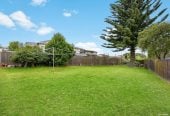 809m2 section, 3 beds 1 bath house with standalone double garage, move-in ready, close to Lynn Mall, schools, 0.7 km to Kelston School, 45 Rimu Street, New Lynn, Auckland