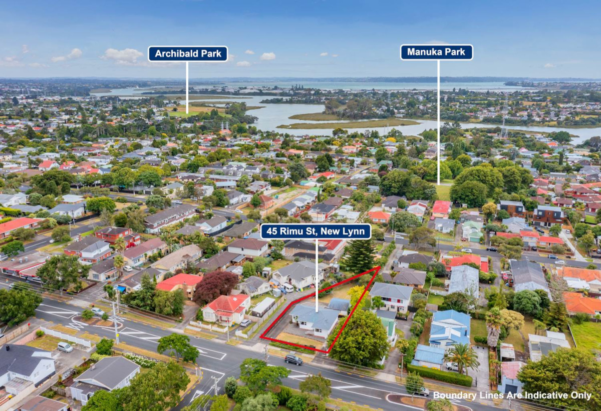809m2 section, 3 beds 1 bath house with standalone double garage, move-in ready, close to Lynn Mall, schools, 0.7 km to Kelston School, 45 Rimu Street, New Lynn, Auckland