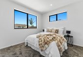 6 beds 3.5 baths house with garage, 2 beds 1 bath ground floor, close to schools, Manurewa town centre, Auckland Botanic Gardens, 0.4 km to Randwick Park School, 1 km to Alfriston College, 38A Hyperion Drive, Randwick Park, Auckland