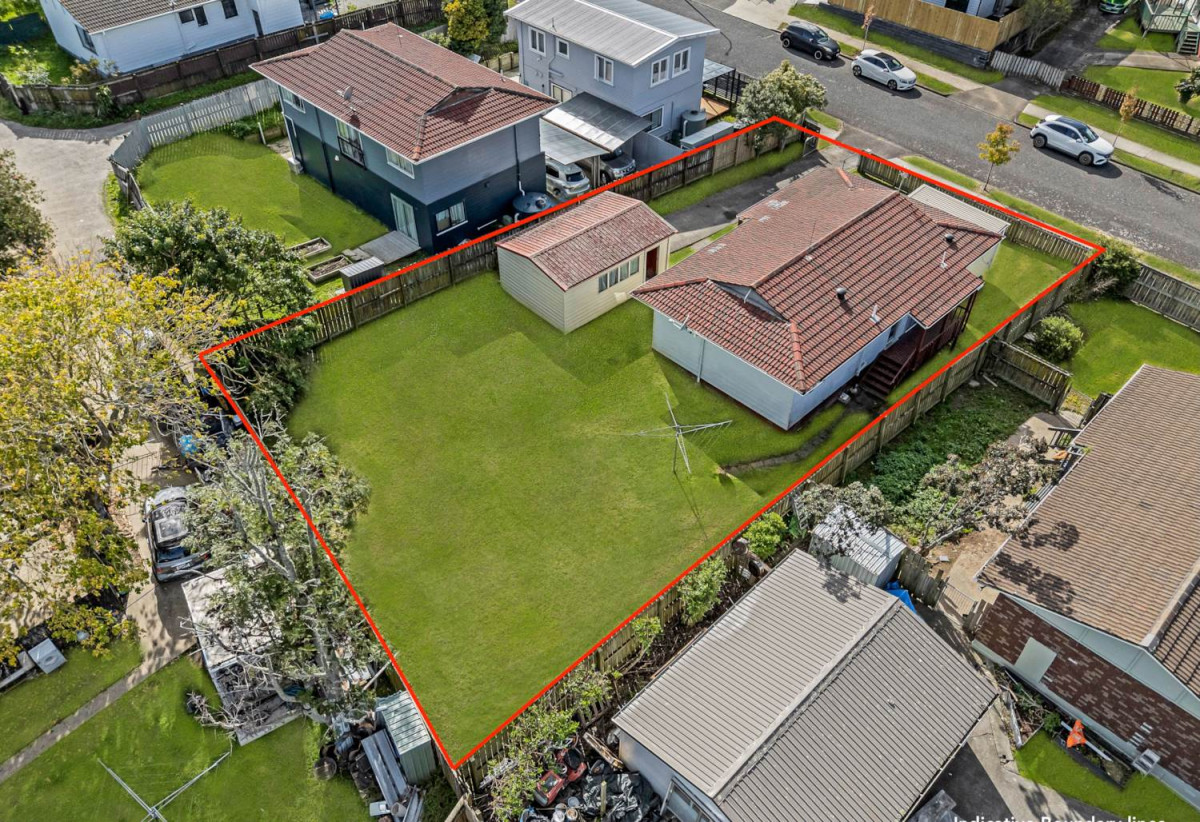624m2 section, 3 beds 1 bath house with standalone garage, close to Manurewa town centre, Auckland Botanic Gardens, schools, motorway access, 0.3 km to Manurewa East School, 0.9 km to Greenmeadows Intermediate and Alfriston College, 27 Secretariat Place, Randwick Park, Auckland