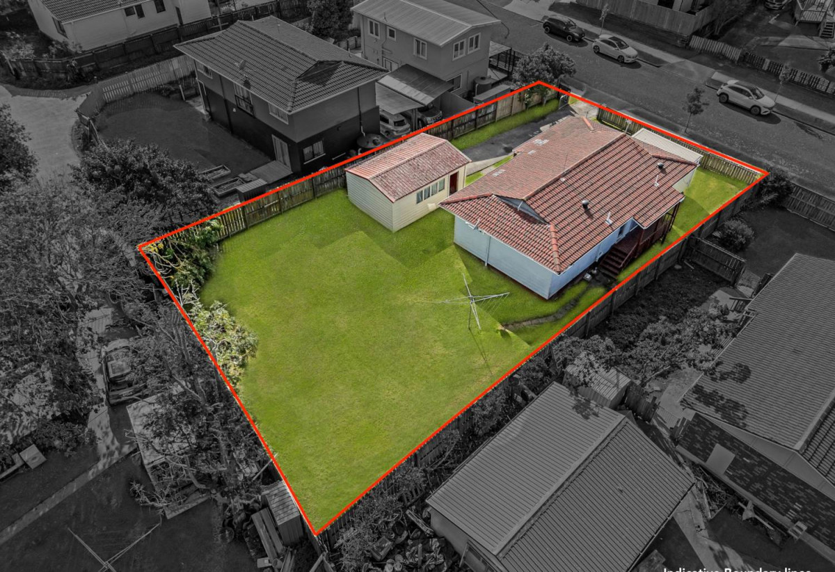 624m2 section, 3 beds 1 bath house with standalone garage, close to Manurewa town centre, Auckland Botanic Gardens, schools, motorway access, 0.3 km to Manurewa East School, 0.9 km to Greenmeadows Intermediate and Alfriston College, 27 Secretariat Place, Randwick Park, Auckland