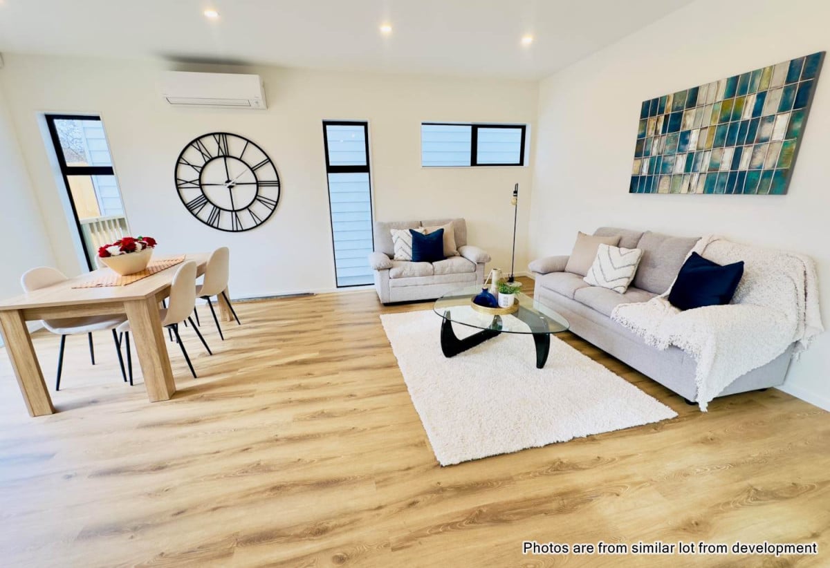 Macleans College zone, Standalone 5 beds 3.5 baths home with double garage, and A private entry leads to a downstairs bedroom with its own ensuite, 0.3 km to Macleans Primary School, 0.6 km to Macleans College, 0.7 km to Bucklands Beach Intermediate, 27B Jandell Crescent, Bucklands Beach, Auckland