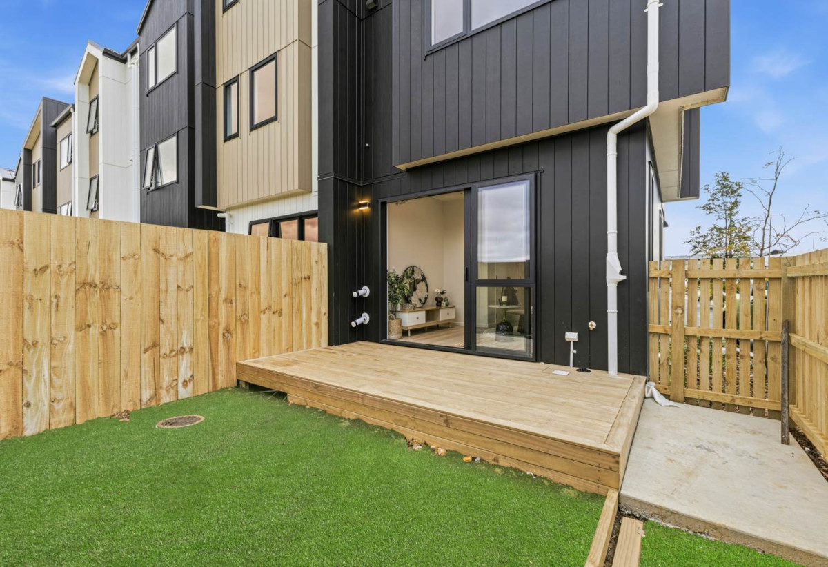 10-Year Master Build Guarantee, Brandnew Freehold 3 beds + Study / Family Space 2.5 baths home with car park, 3 km to Ormiston Town Centre, Ormiston Schools, 56 Takarore Crescent, Flat Bush, Auckland