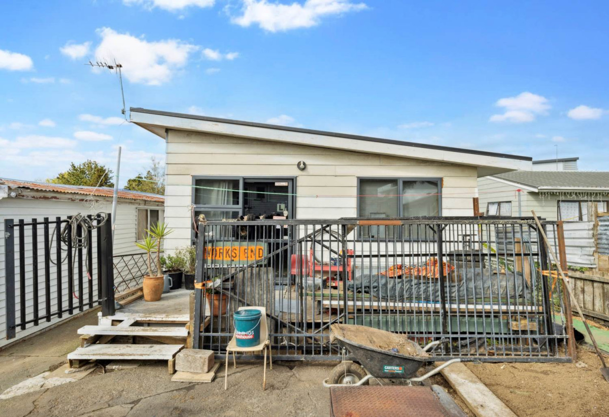 812m2 section, a 3-bedroom home at the front and a separate 2-bedroom minor dwelling at the rear requiring completion (CCC refused as noted on the LIM Report). close to shools, shops, and Sturges Road Train Station, 0.6 km to Waitakere College, 0.9 km to Pomaria Road School, 1.1 km to v and Henderson North School, 19 Larnoch Road, Henderson, Auckland