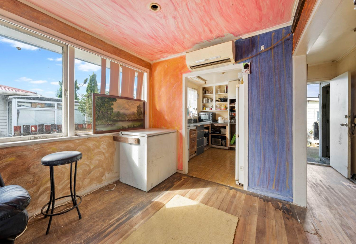 812m2 section, a 3-bedroom home at the front and a separate 2-bedroom minor dwelling at the rear requiring completion (CCC refused as noted on the LIM Report). close to shools, shops, and Sturges Road Train Station, 0.6 km to Waitakere College, 0.9 km to Pomaria Road School, 1.1 km to v and Henderson North School, 19 Larnoch Road, Henderson, Auckland