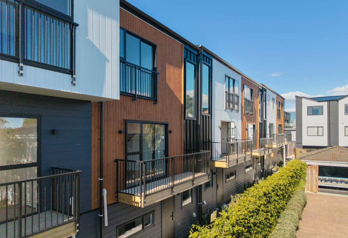 Brandnew 3 beds 3 baths home with garage, 1 bed 1 bath ground floor, positioned between Devonport Village and Takapuna, close to schools, shops, easy motorway access, 0.2 km to Belmont School (Auckland), 0.3 km to Belmont Intermediate, 0.7 km to Takapuna Grammar School, Lot 12/163-165 Lake Road, Belmont, Auckland
