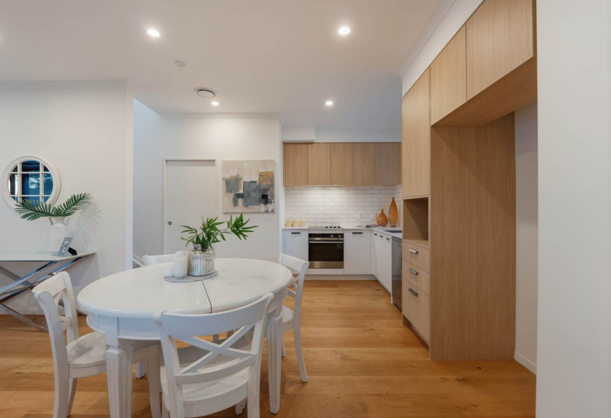 Must Sell Urgently Due to Family Circumstances, 3 beds 1.5 baths home with carparks, minutes from Manukau shopping centre, schools, 66 Waipuhinui Road, Manukau Central, Auckland