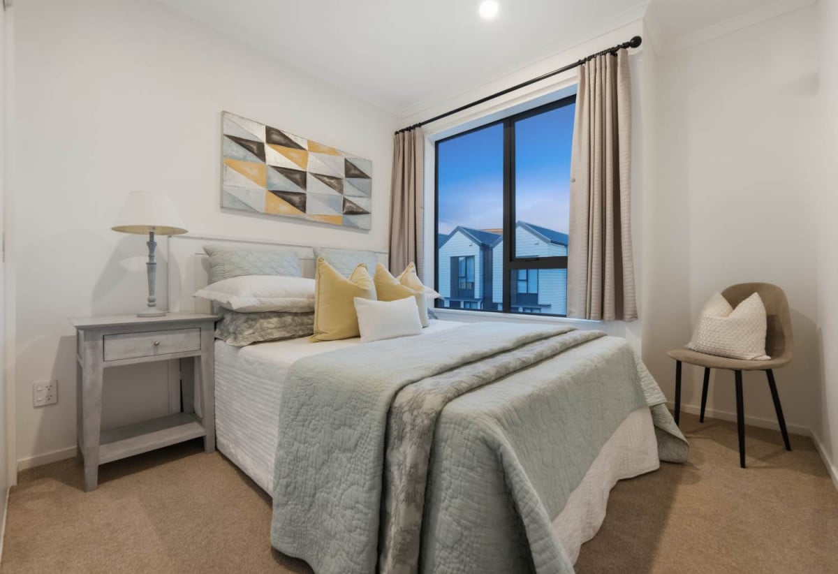Must Sell Urgently Due to Family Circumstances, 3 beds 1.5 baths home with carparks, minutes from Manukau shopping centre, schools, 66 Waipuhinui Road, Manukau Central, Auckland
