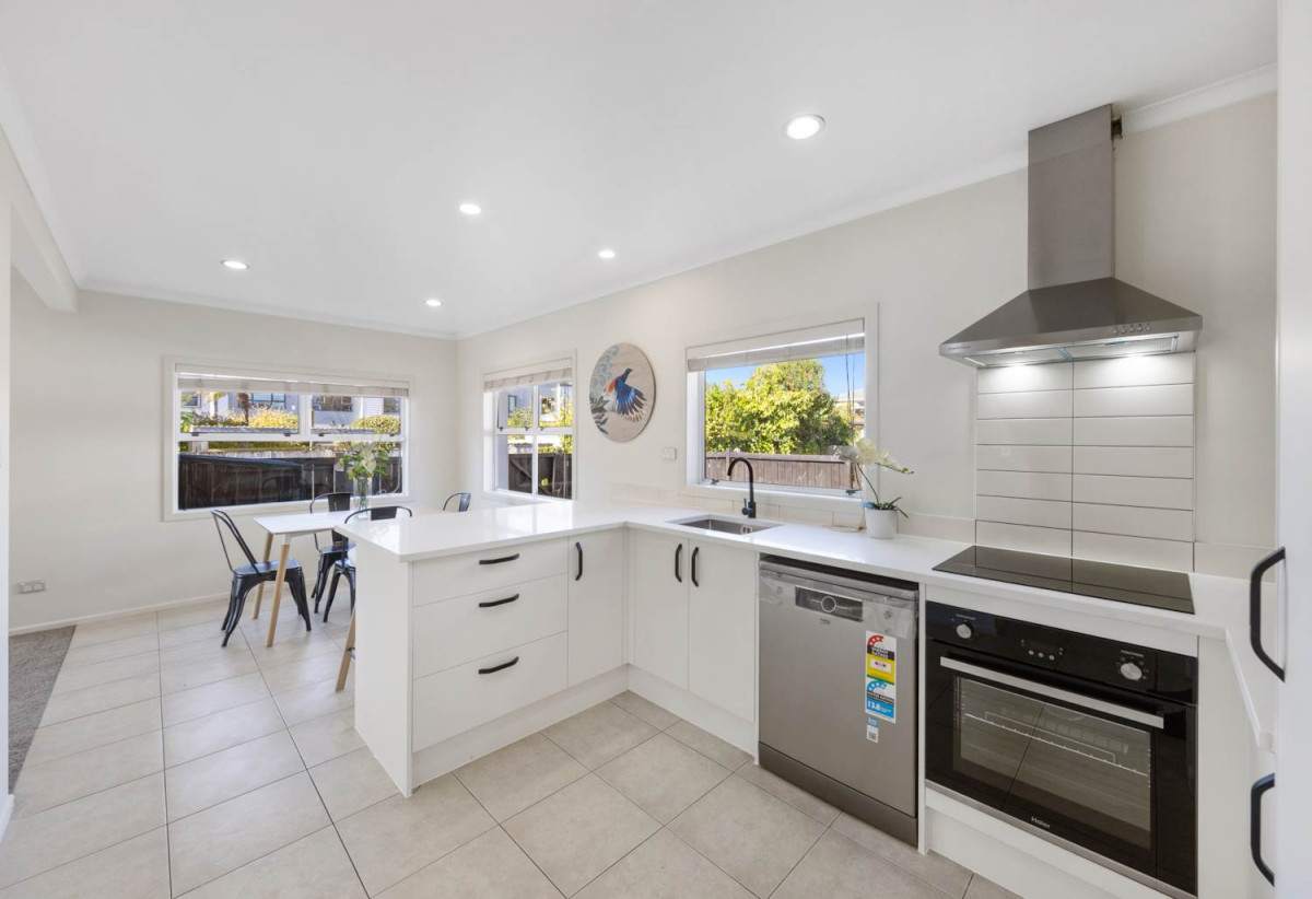 452m2 section, Renovated 4 beds 2 baths house with car park, close to schools, seaside park and boating club, town centre, 69 Kings Road, Panmure, Auckland
