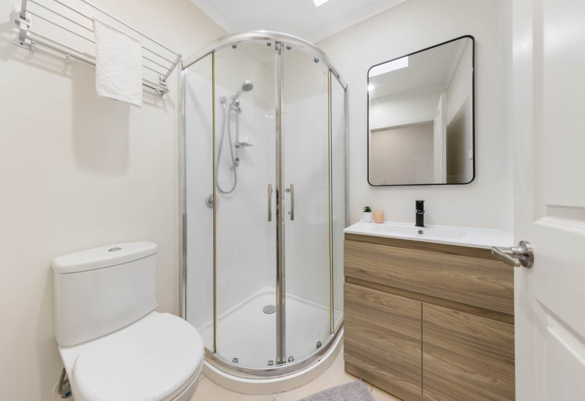 452m2 section, Renovated 4 beds 2 baths house with car park, close to schools, seaside park and boating club, town centre, 69 Kings Road, Panmure, Auckland