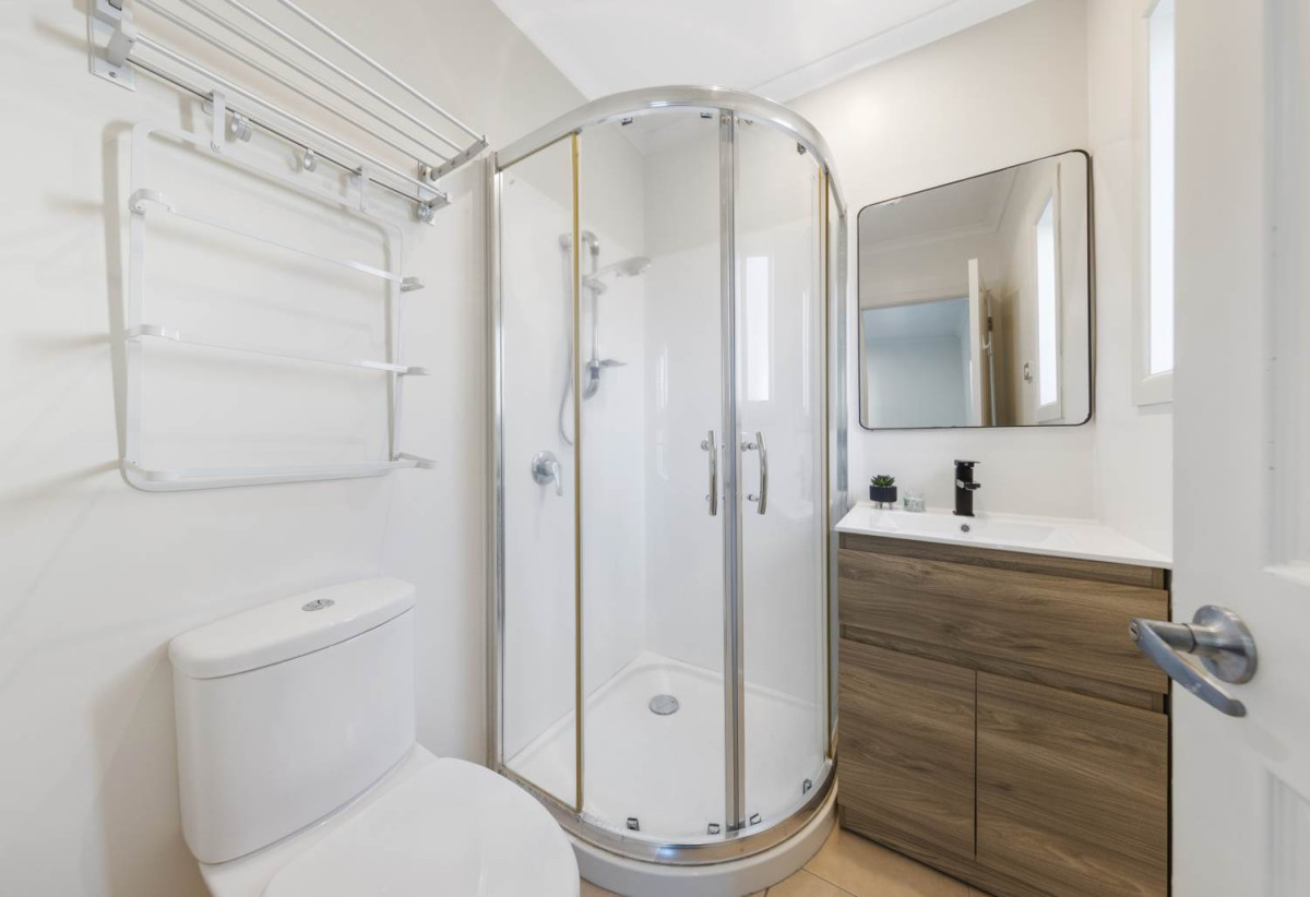 452m2 section, Renovated 4 beds 2 baths house with car park, close to schools, seaside park and boating club, town centre, 69 Kings Road, Panmure, Auckland
