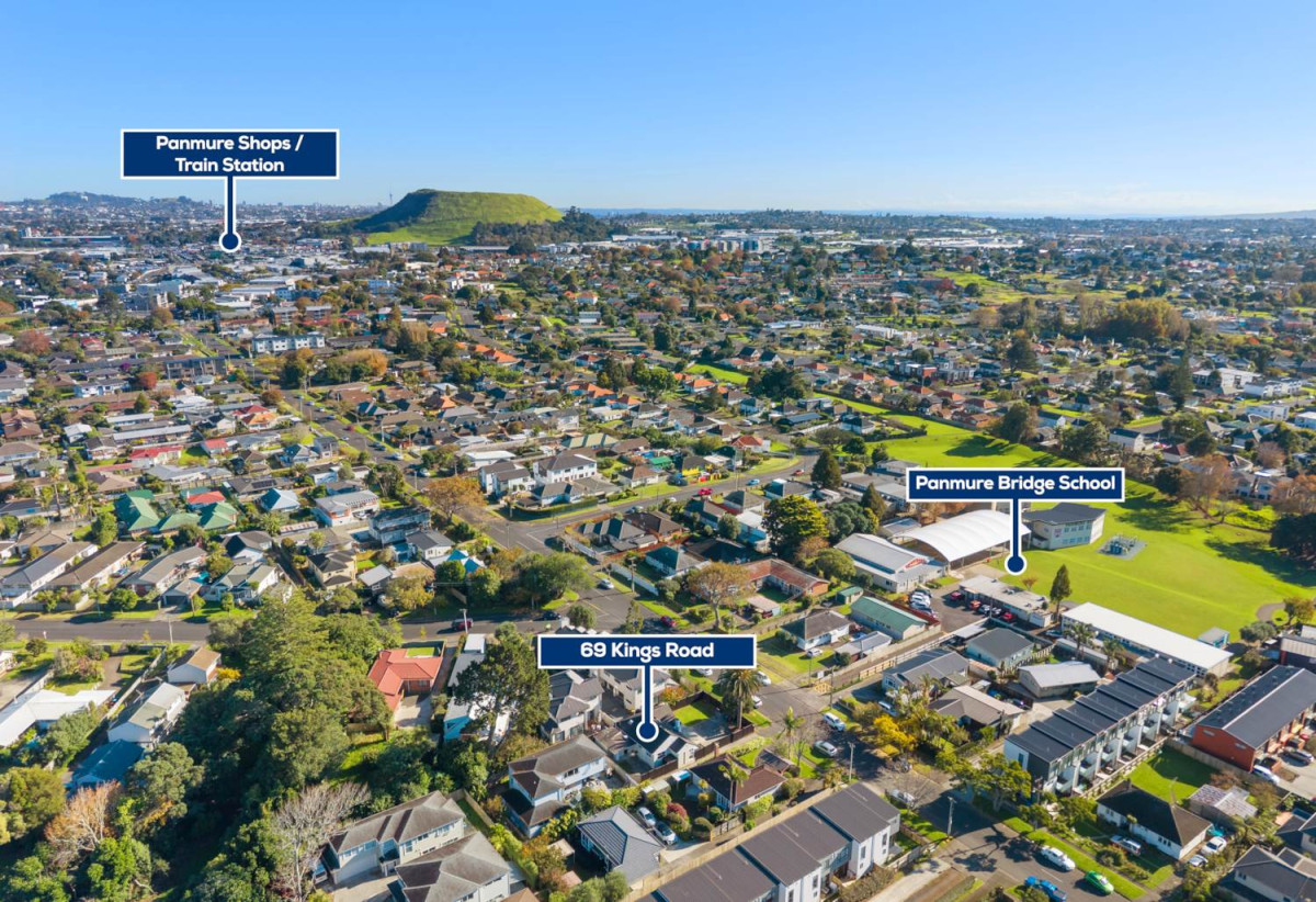 452m2 section, Renovated 4 beds 2 baths house with car park, close to schools, seaside park and boating club, town centre, 69 Kings Road, Panmure, Auckland