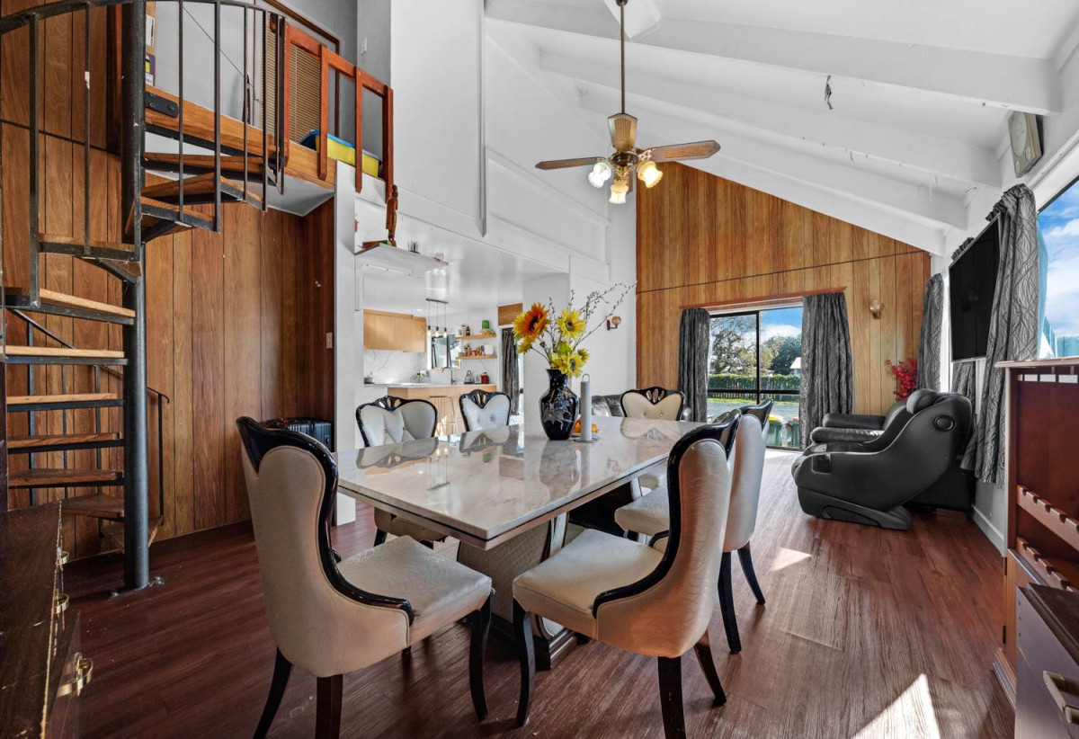 1012m2 section, 3 beds + sun room 2 baths house with double garage, Short walk to local shops, cafés, and everyday amenities, close to Pohutukawa Coast beaches and coastal walkways, Sunkist Bay Reserve, 0.7 km to Beachlands School, 40 Second View Avenue, Beachlands, Auckland